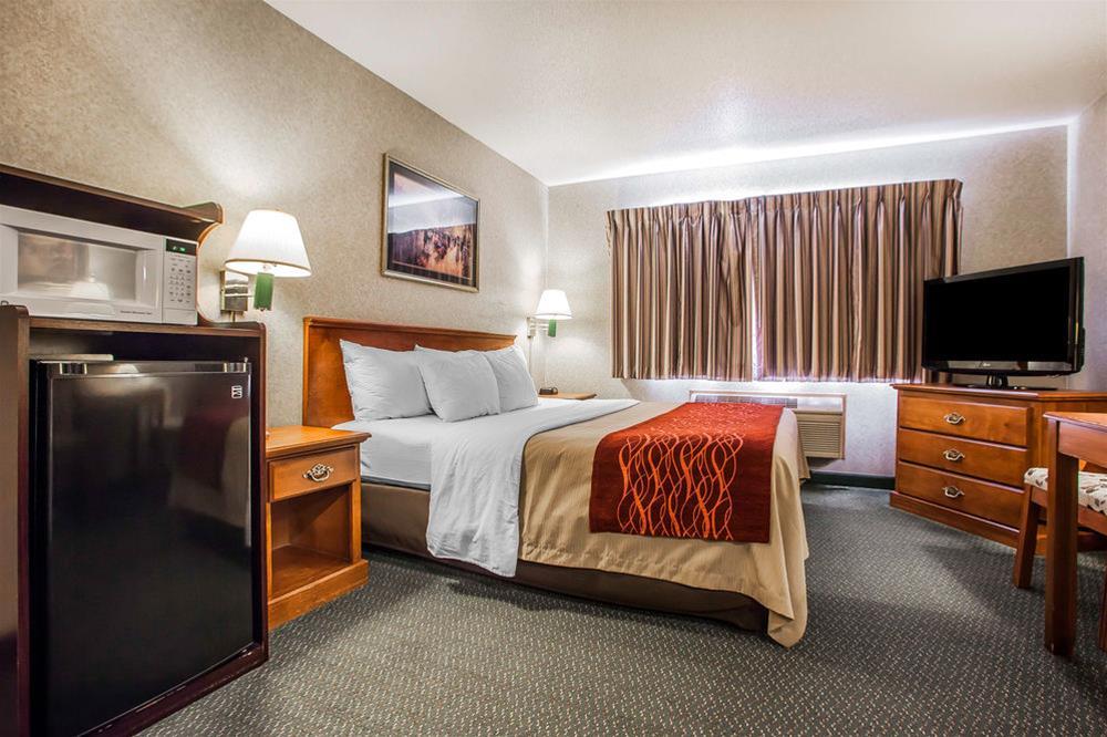 Comfort Inn Dyersville Near The Field Of Dreams Exterior foto
