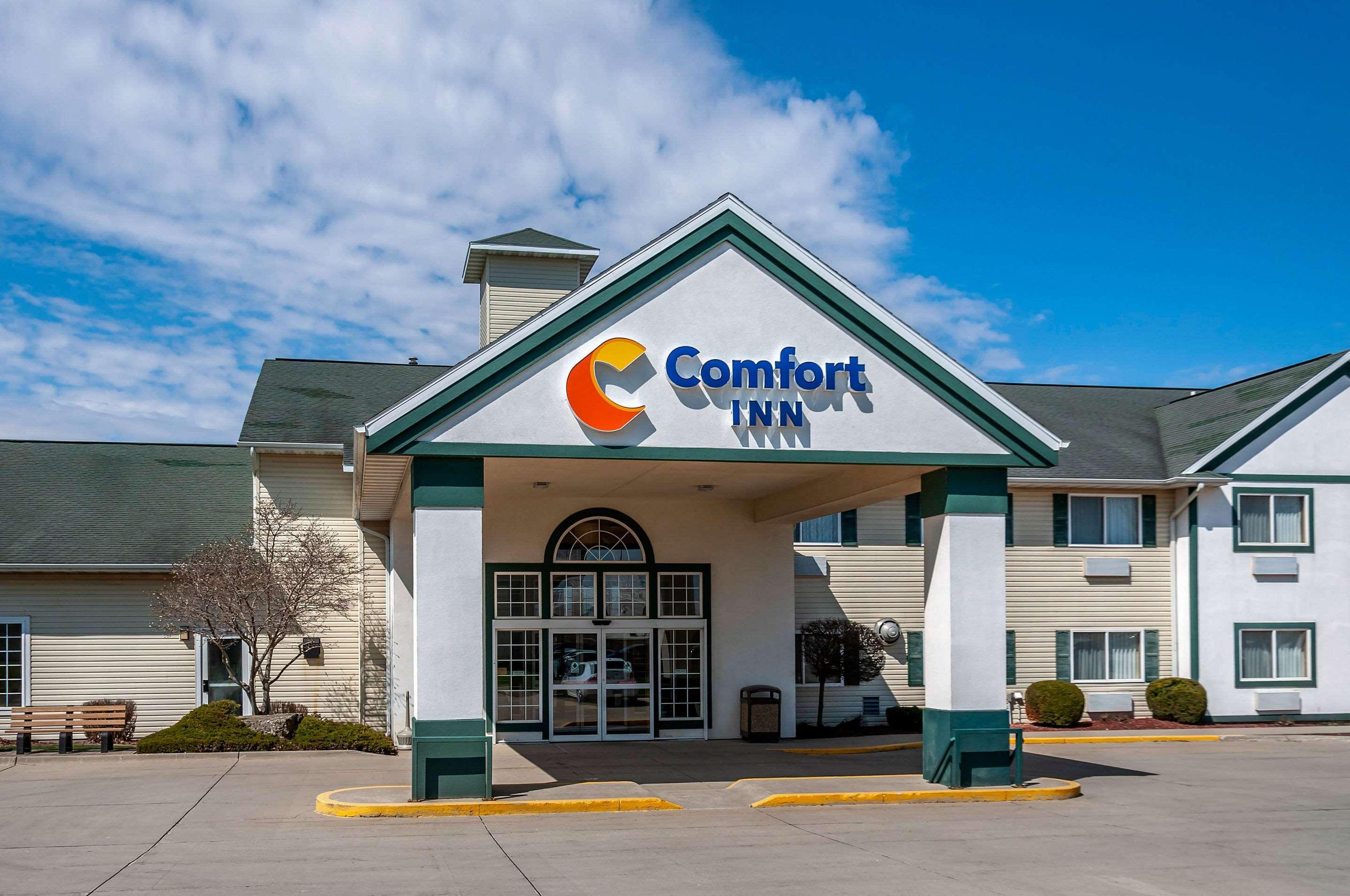 Comfort Inn Dyersville Near The Field Of Dreams Exterior foto